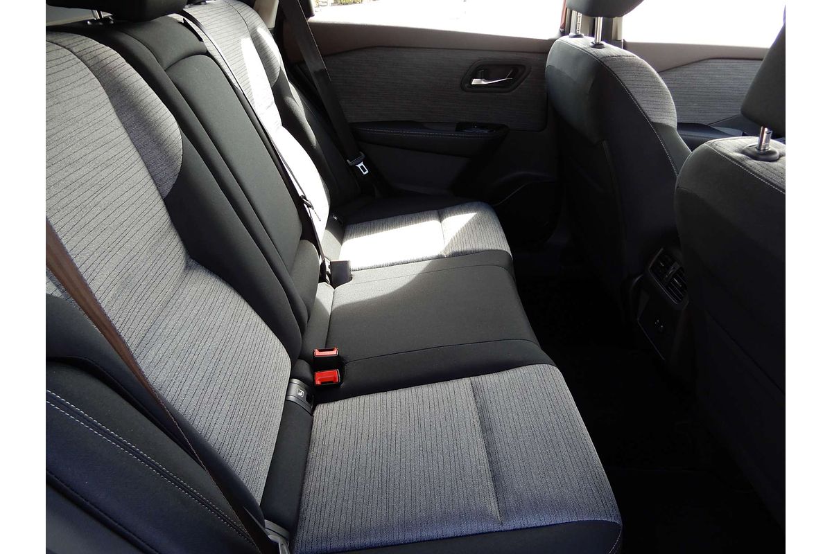 2024 Nissan X-TRAIL ST T33