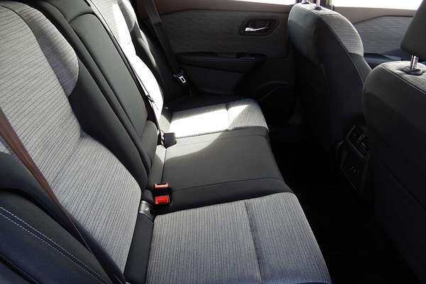 2024 Nissan X-TRAIL ST T33
