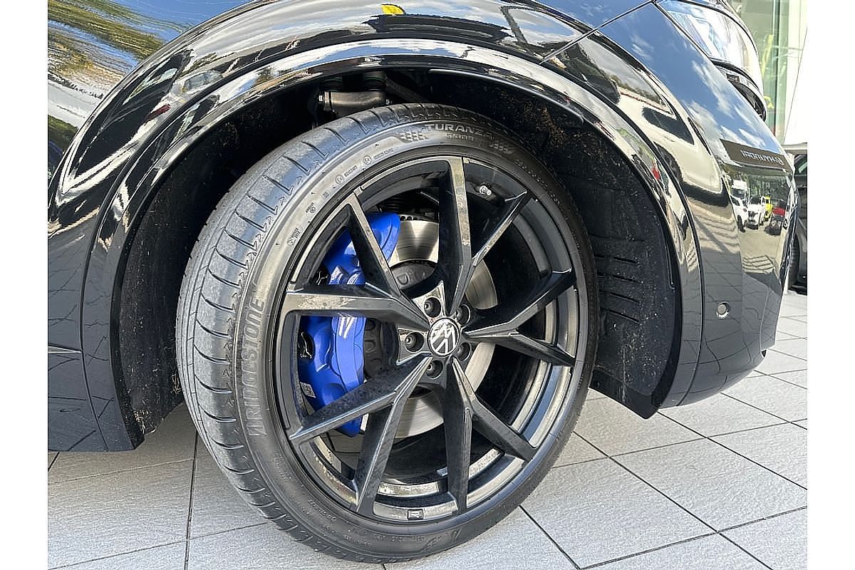2023 Volkswagen Touareg R RC
