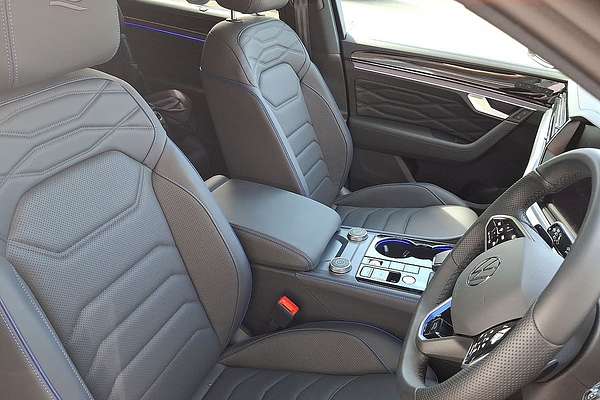 2023 Volkswagen Touareg R RC