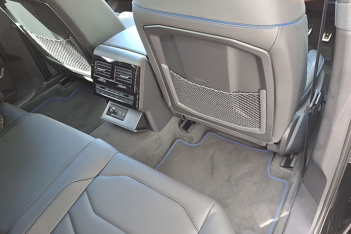 2023 Volkswagen Touareg R RC