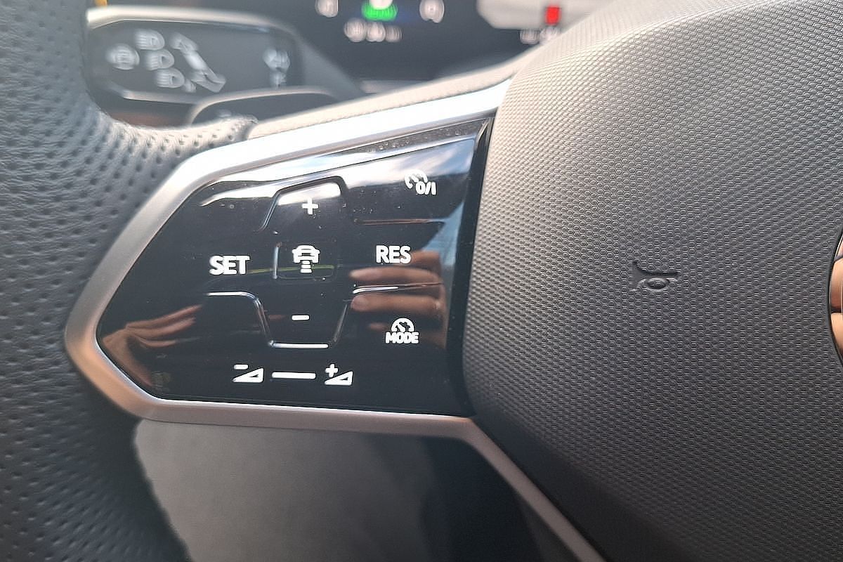 2023 Volkswagen Touareg R RC