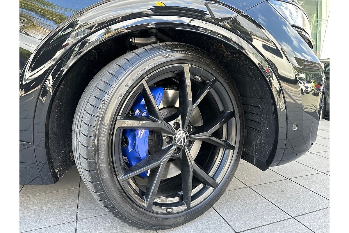 2023 Volkswagen Touareg R RC