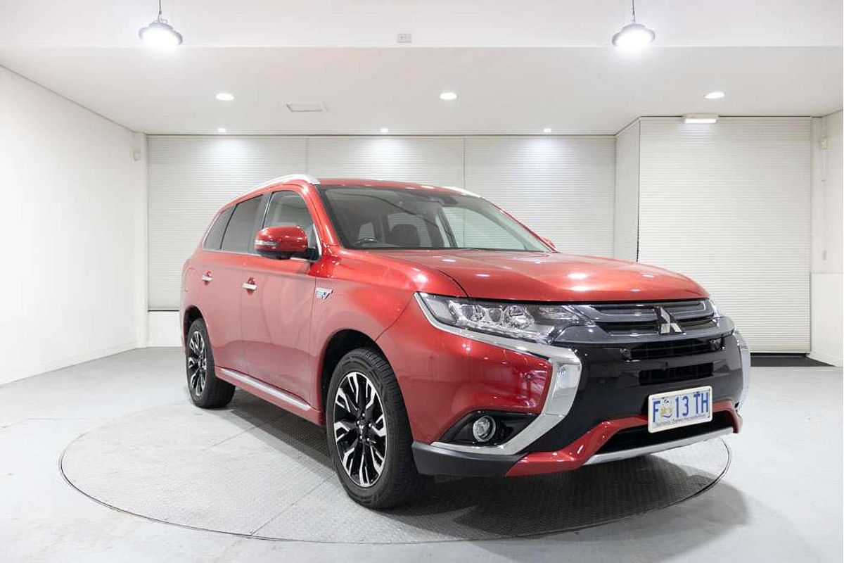 2017 Mitsubishi Outlander PHEV Exceed ZK