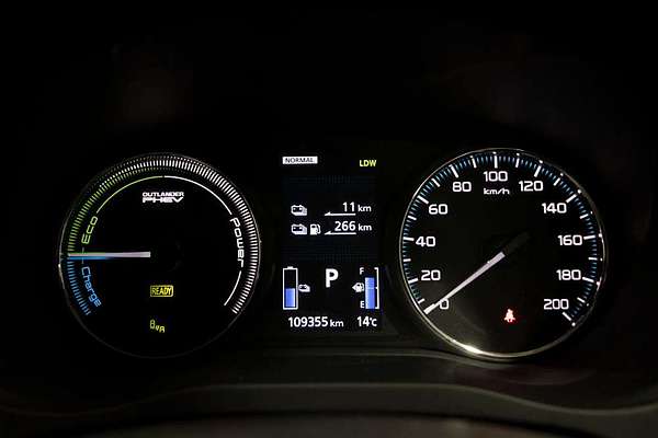 2017 Mitsubishi Outlander PHEV Exceed ZK