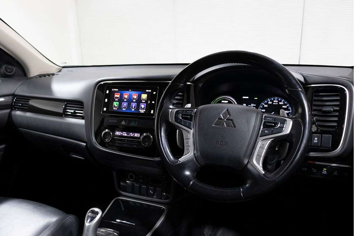 2017 Mitsubishi Outlander PHEV Exceed ZK