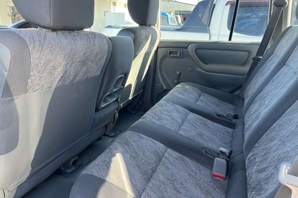 2000 Toyota Landcruiser GXL HZJ105R