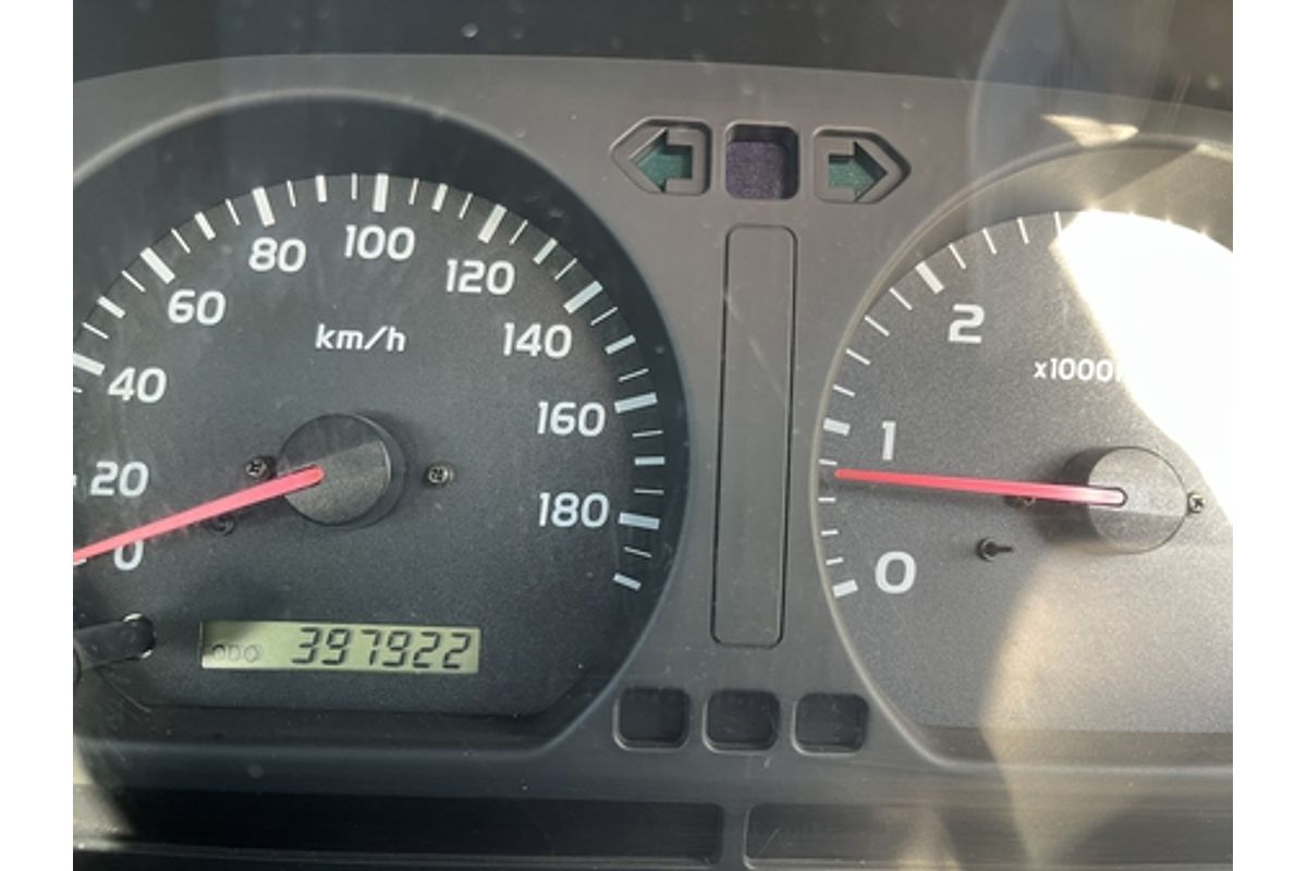 2000 Toyota Landcruiser GXL HZJ105R