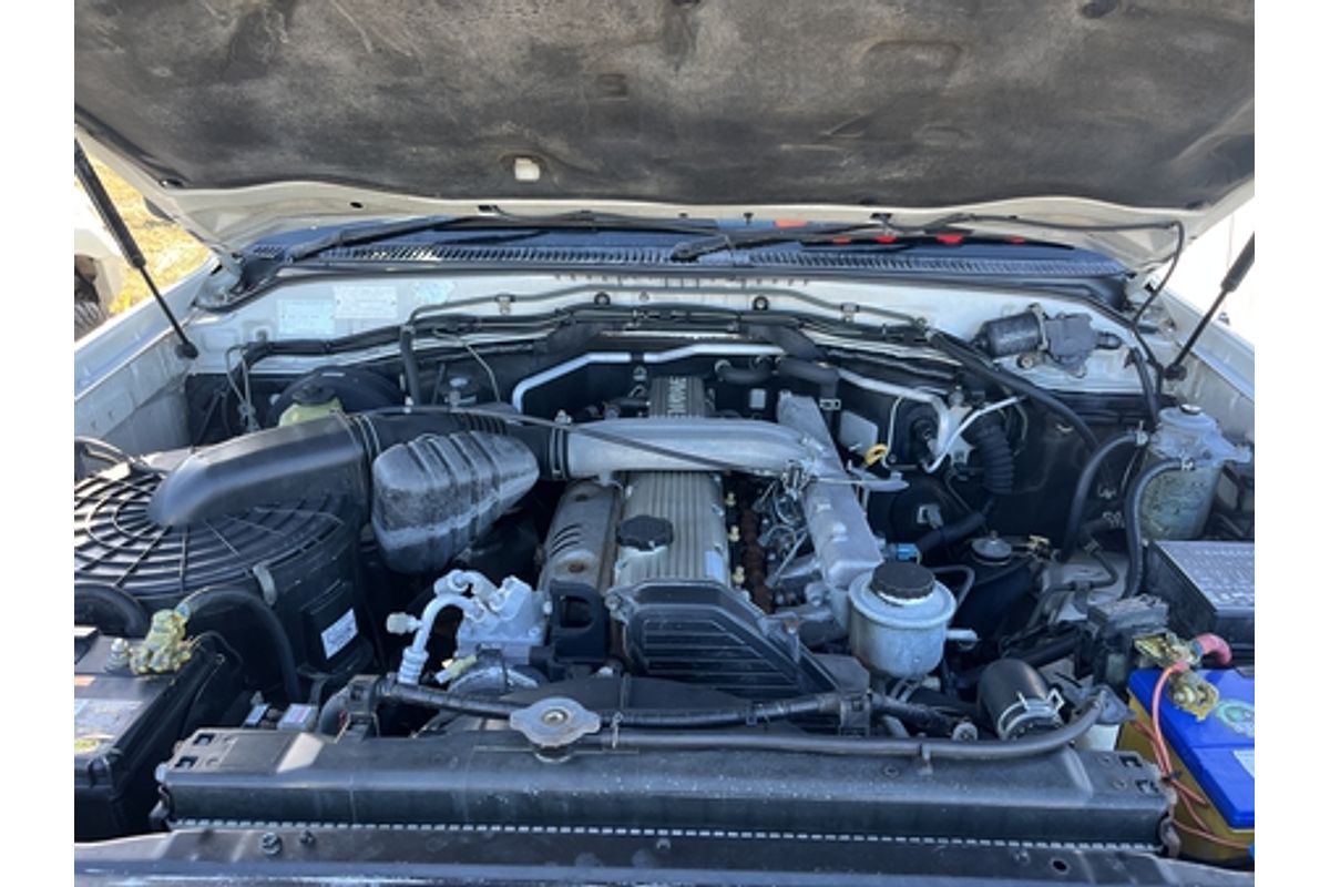 2000 Toyota Landcruiser GXL HZJ105R