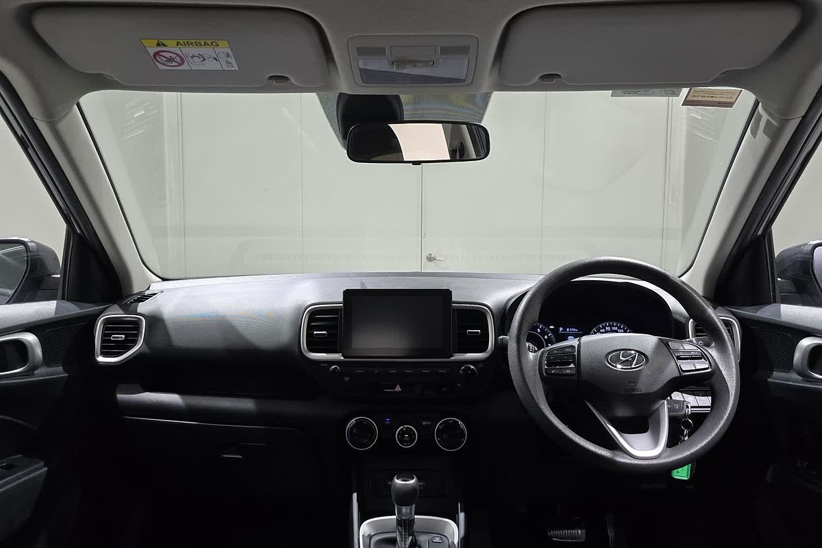 2021 Hyundai VENUE VENUE  SNW5D261