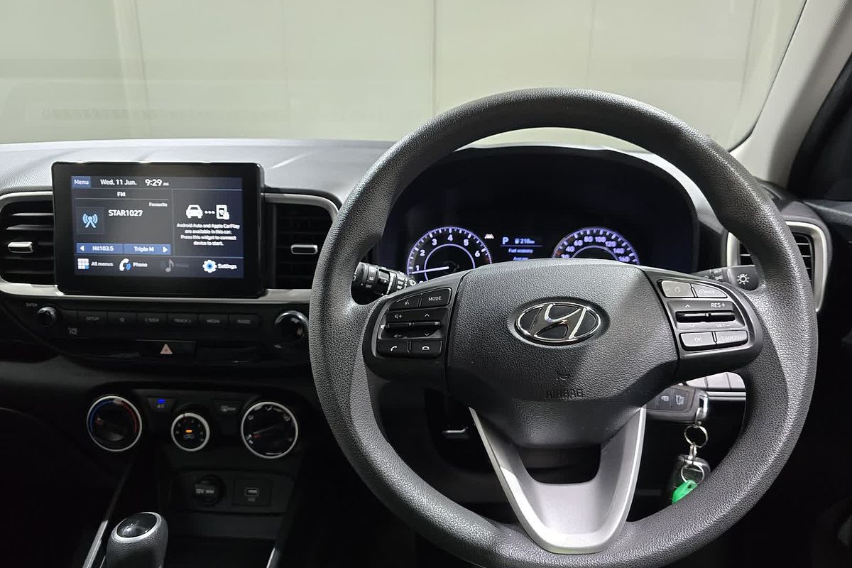 2021 Hyundai VENUE VENUE  SNW5D261