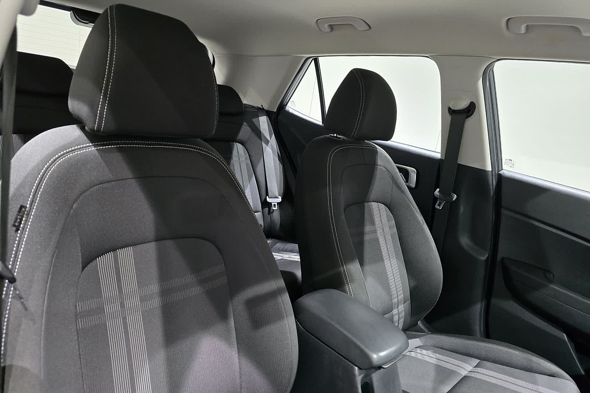 2021 Hyundai VENUE VENUE  SNW5D261
