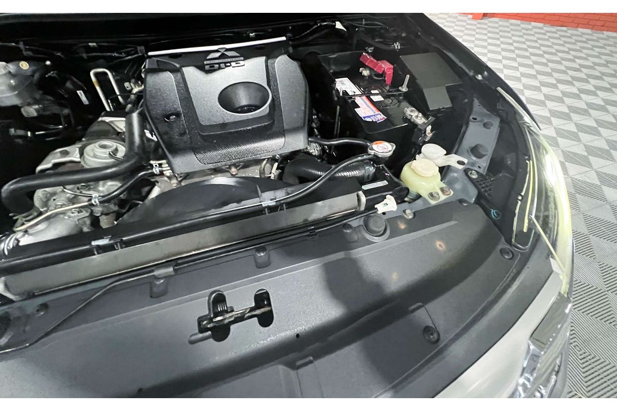 2017 Mitsubishi Pajero Sport Exceed QE