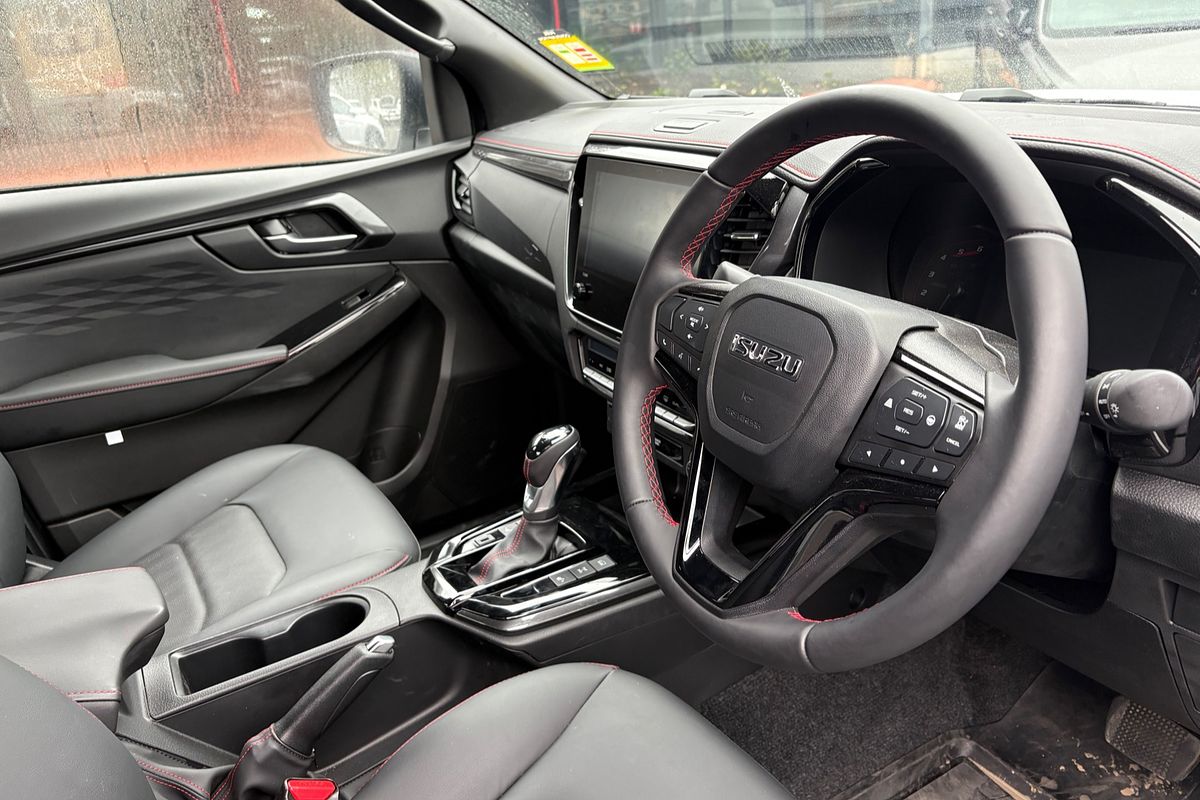 2025 Isuzu D-MAX X-TERRAIN 4X4