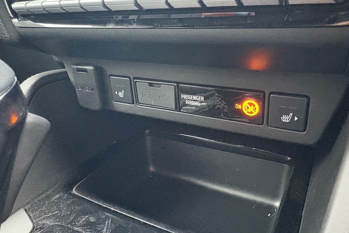 2025 Isuzu MU-X X-TERRAIN