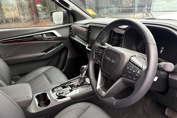 2025 Isuzu MU-X X-TERRAIN