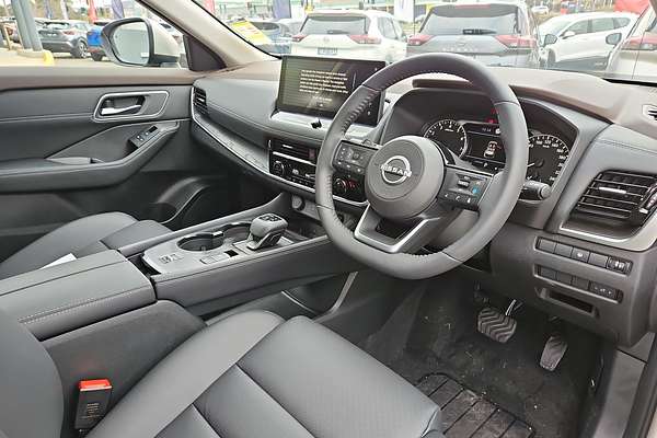 2024 Nissan X-TRAIL ST-L T33