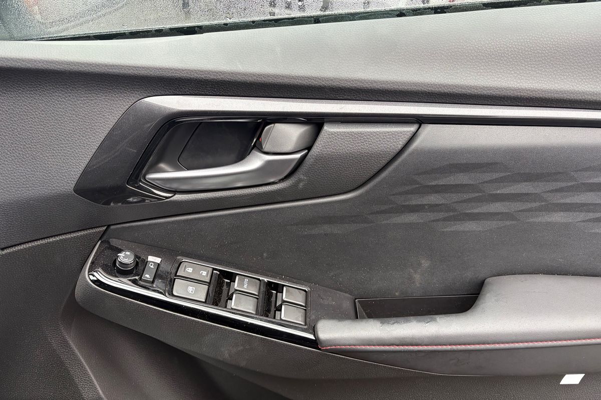 2025 Isuzu D-MAX X-TERRAIN 4X4