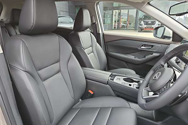 2024 Nissan X-TRAIL ST-L T33