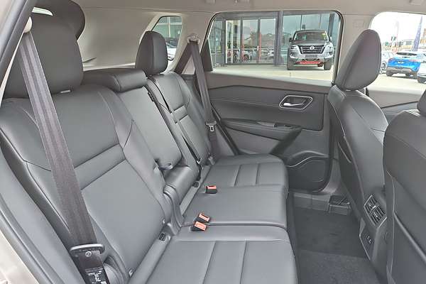 2024 Nissan X-TRAIL ST-L T33