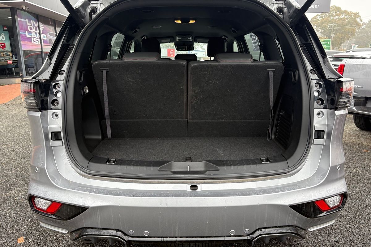 2025 Isuzu MU-X X-TERRAIN