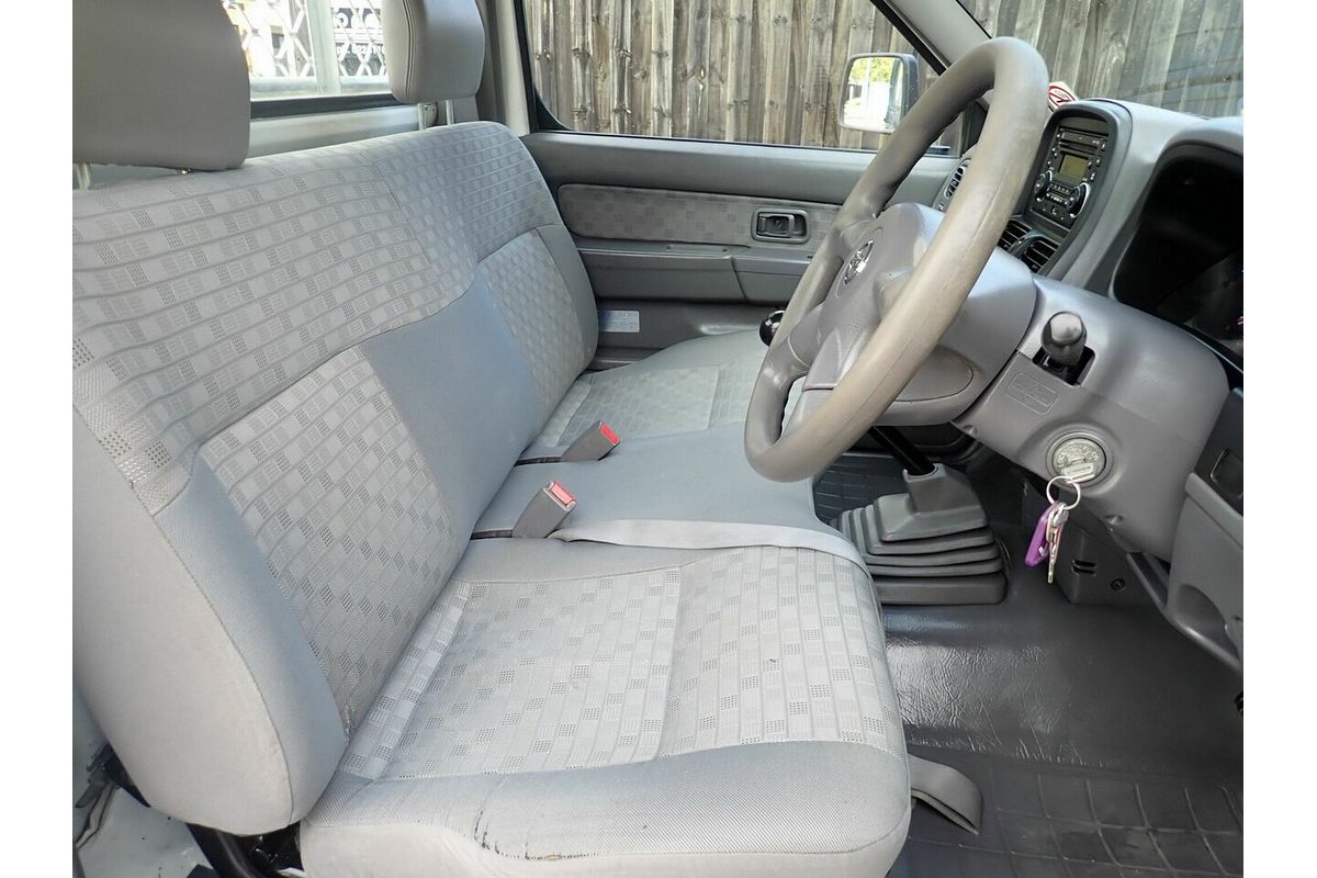 2013 Nissan Navara DX (4x2) D22 Series 5 Rear Wheel Drive