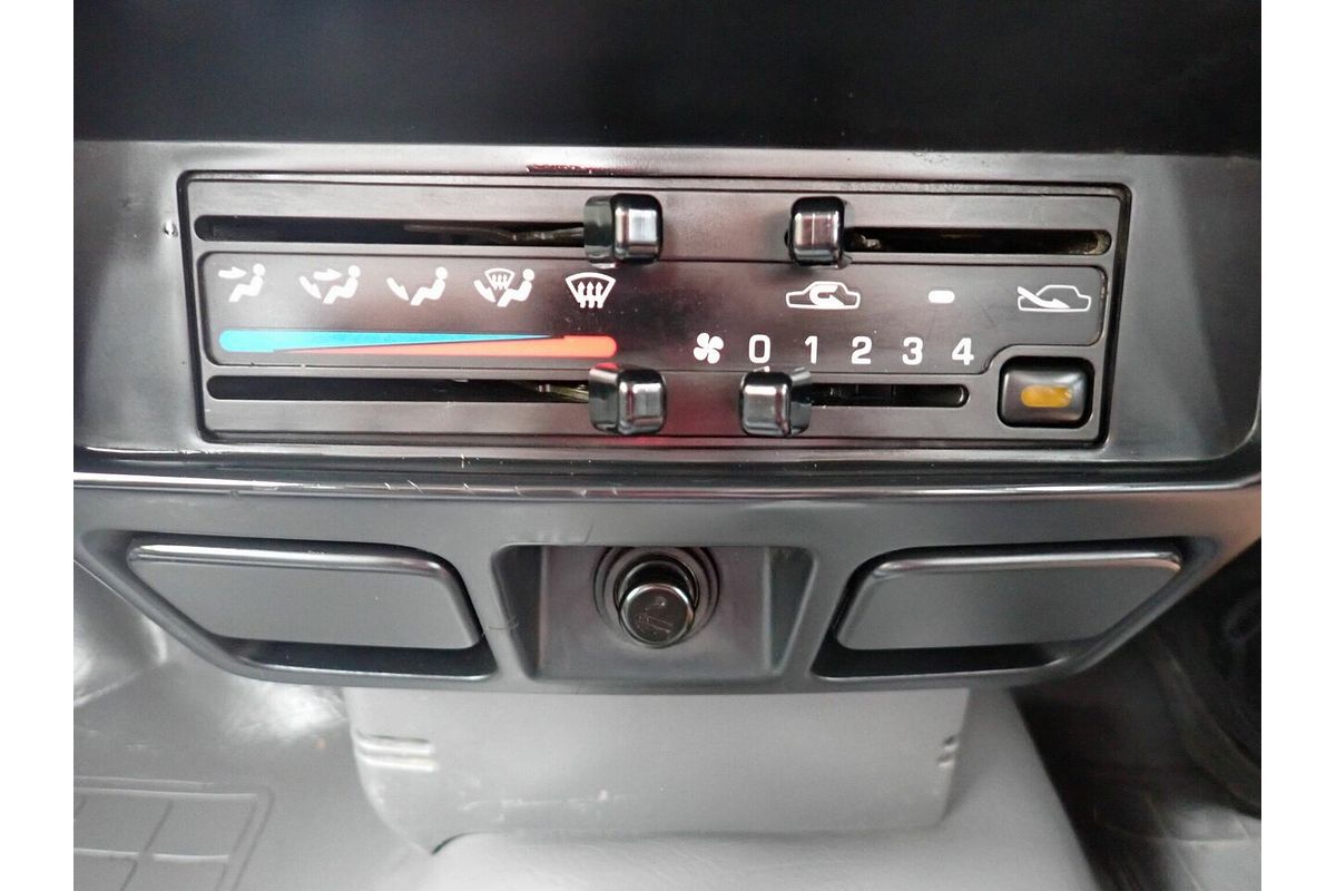 2013 Nissan Navara DX (4x2) D22 Series 5 Rear Wheel Drive