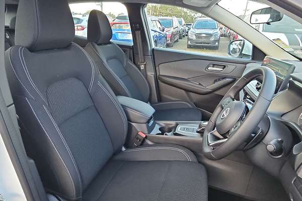 2025 Nissan QASHQAI ST J12