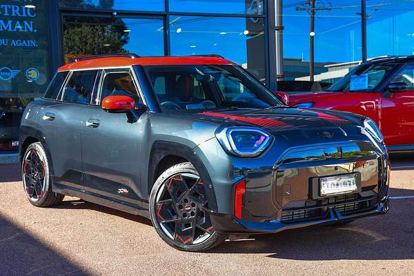 2025 MINI Aceman JCW E Favoured J05