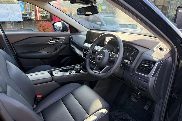 2025 Nissan X-TRAIL ST-L T33