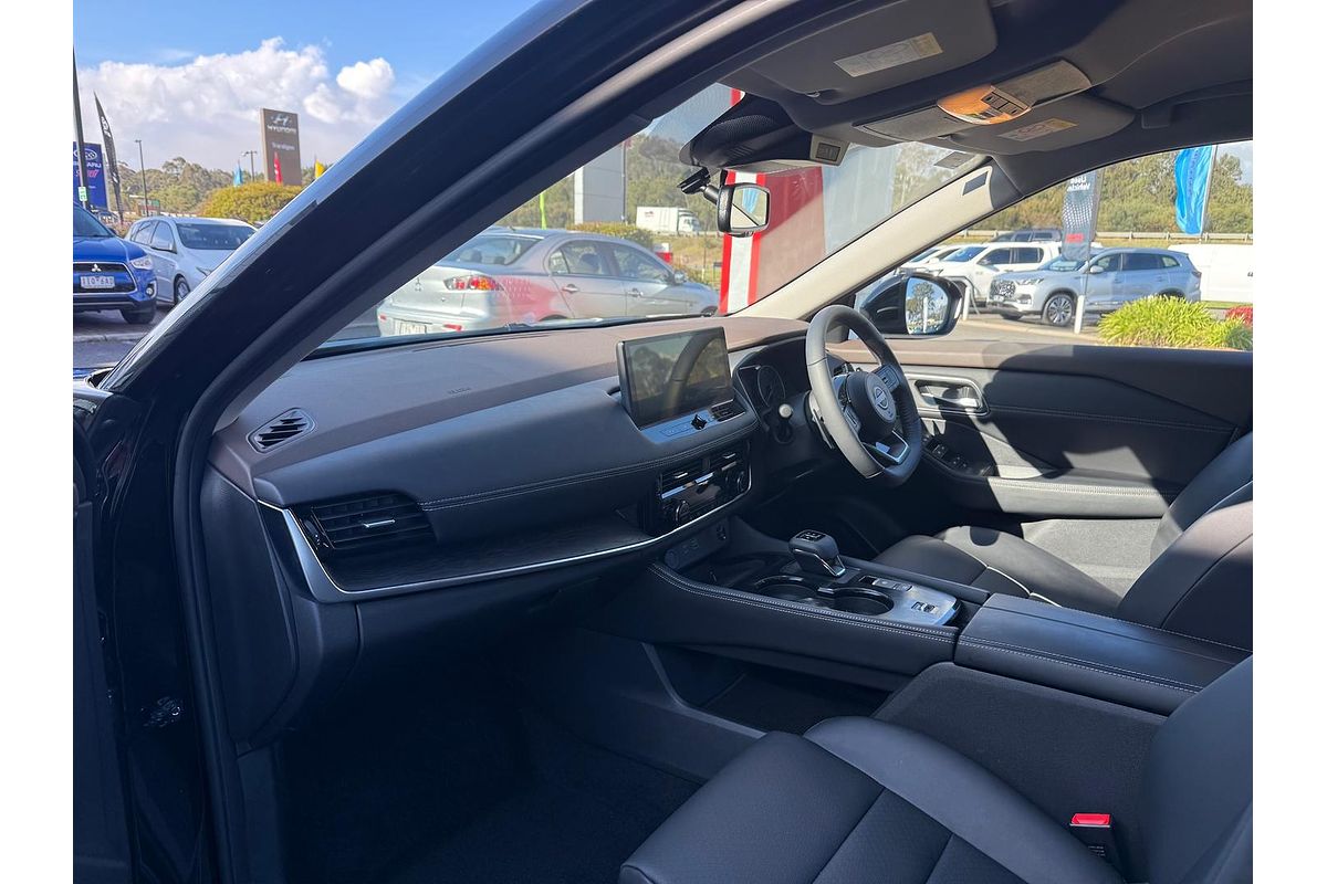 2025 Nissan X-TRAIL ST-L T33
