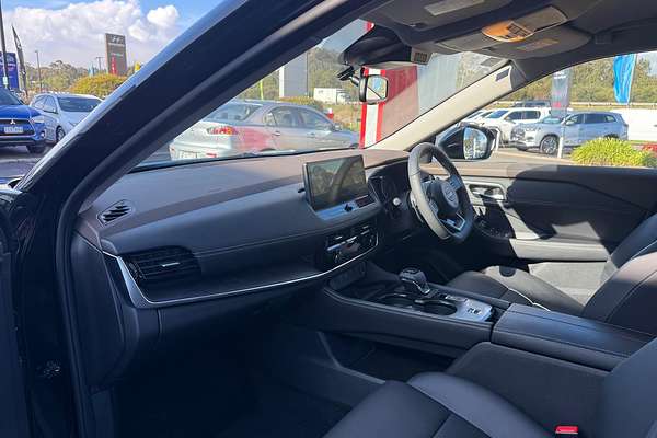 2025 Nissan X-TRAIL ST-L T33