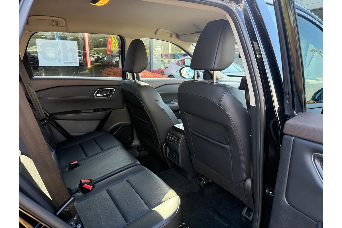 2025 Nissan X-TRAIL ST-L T33
