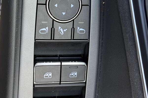 2025 Nissan QASHQAI N-DESIGN e-POWER J12