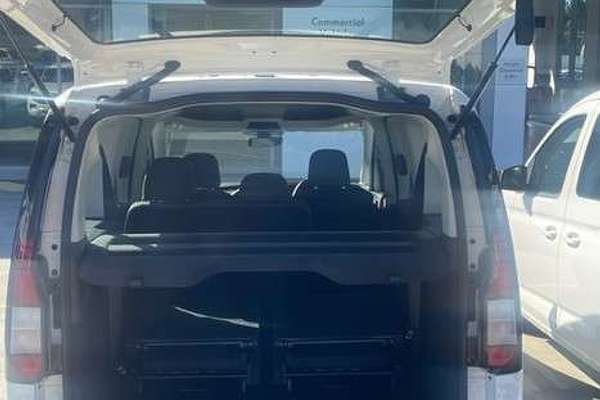 2025 Volkswagen Caddy TDI320 5 LWB
