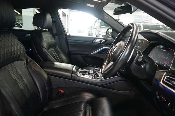 2022 BMW X6 M50i G06