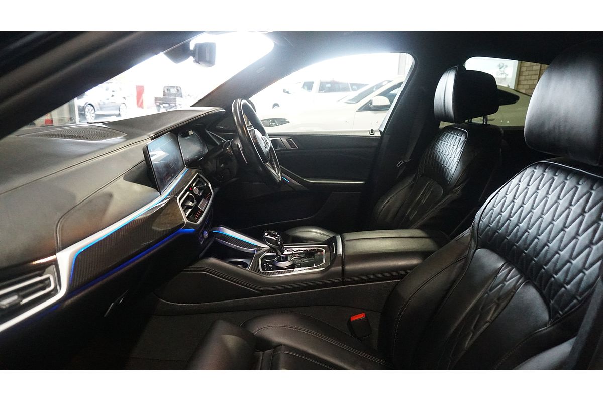 2022 BMW X6 M50i G06