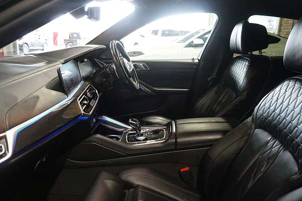 2022 BMW X6 M50i G06