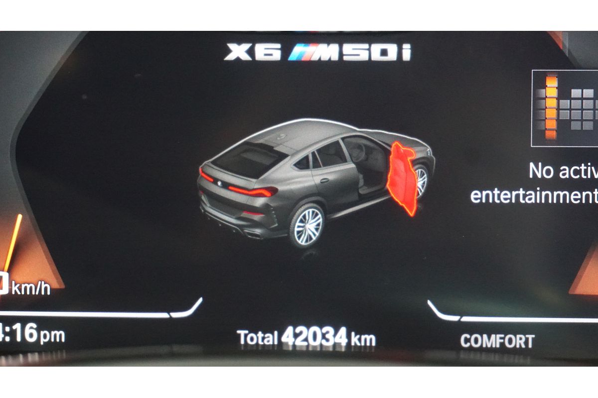 2022 BMW X6 M50i G06