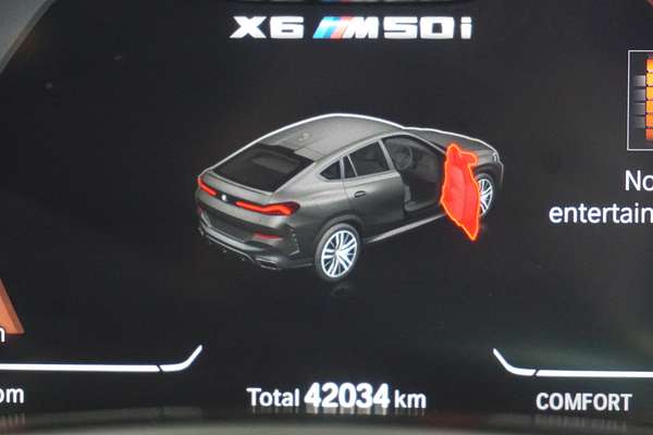 2022 BMW X6 M50i G06