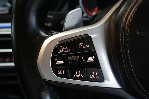 2022 BMW X6 M50i G06
