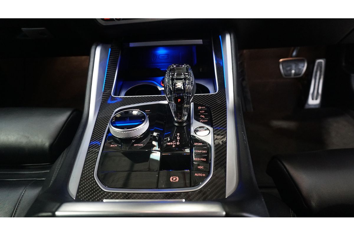 2022 BMW X6 M50i G06