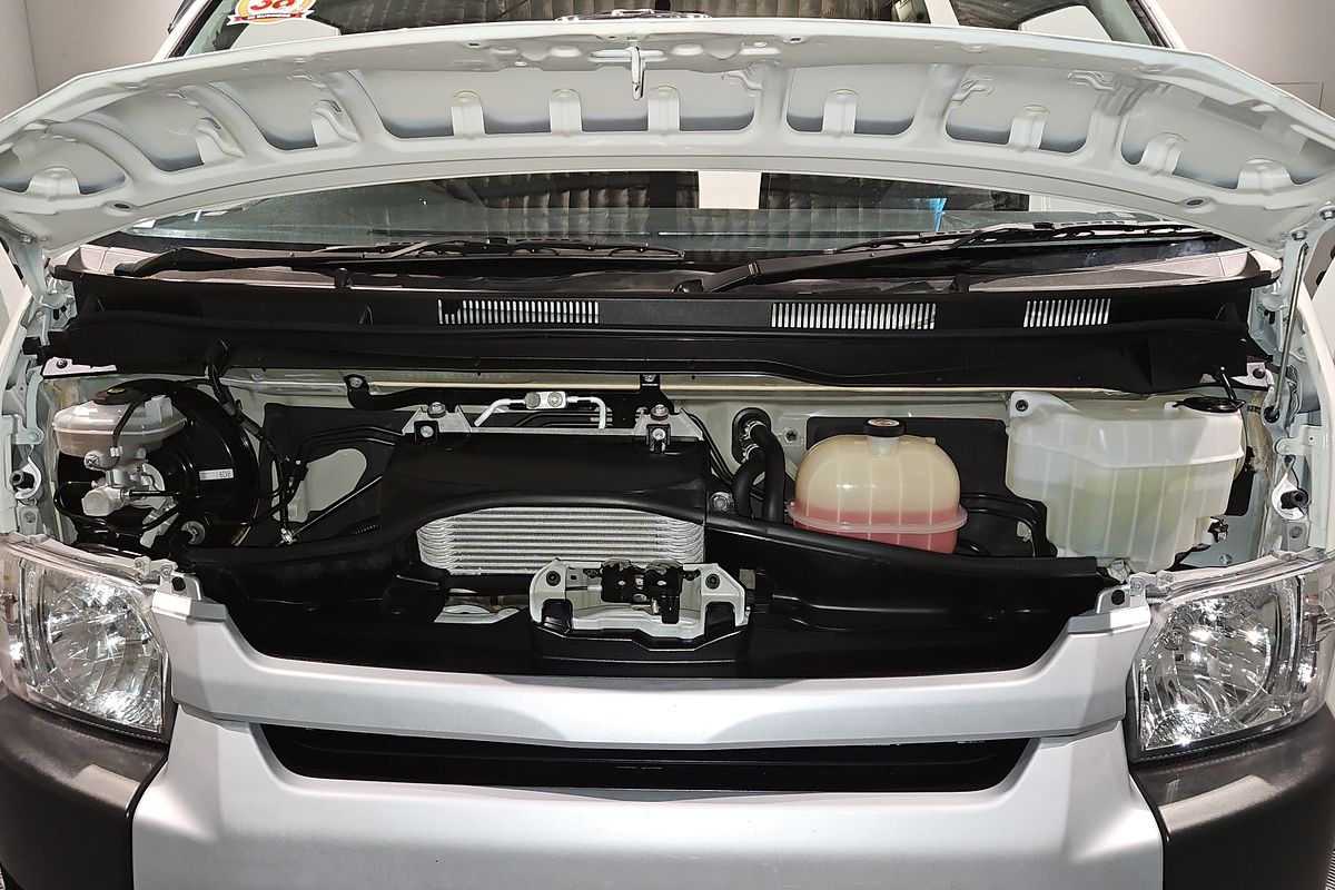 2018 Toyota Hiace Commuter KDH223R