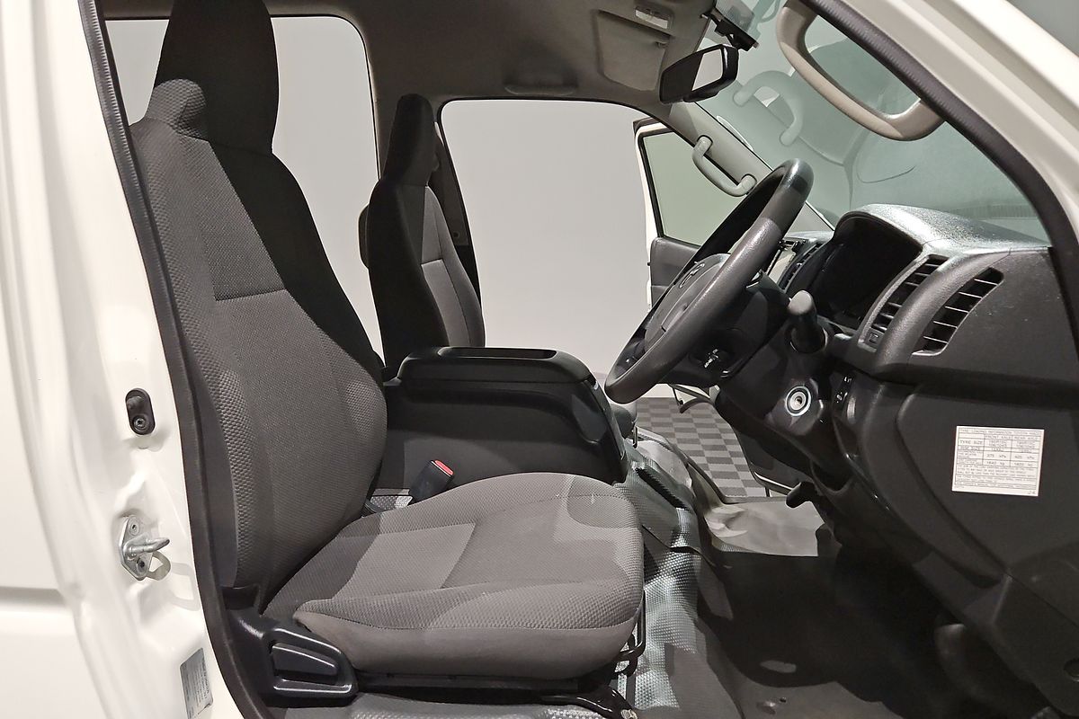 2018 Toyota Hiace Commuter KDH223R
