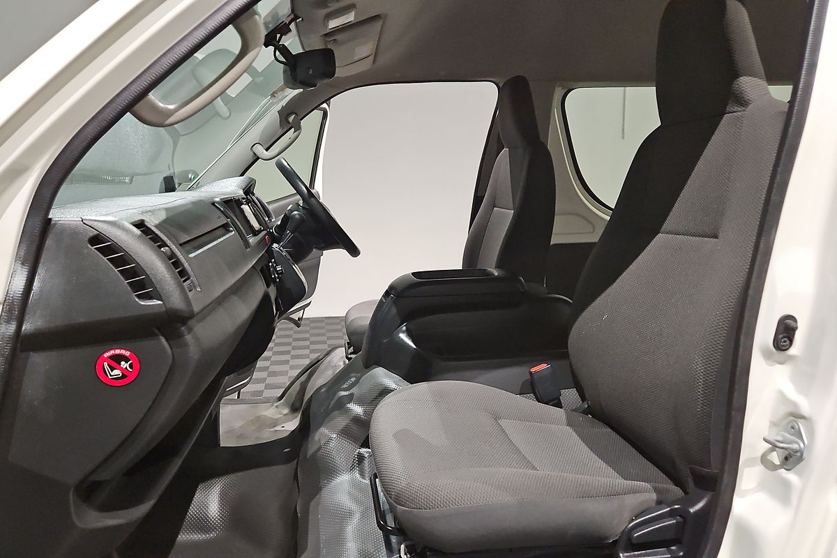 2018 Toyota Hiace Commuter KDH223R