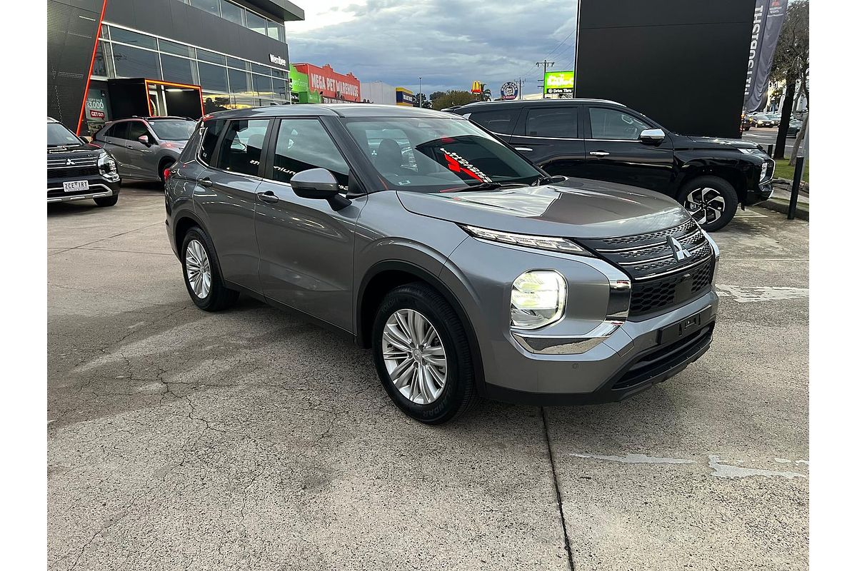 2023 Mitsubishi Outlander ES ZM