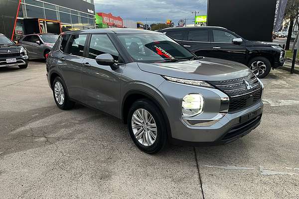 2023 Mitsubishi Outlander ES ZM