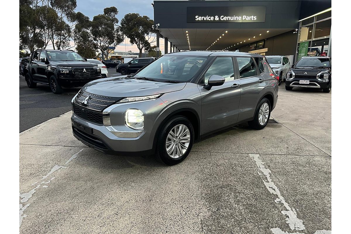 2023 Mitsubishi Outlander ES ZM