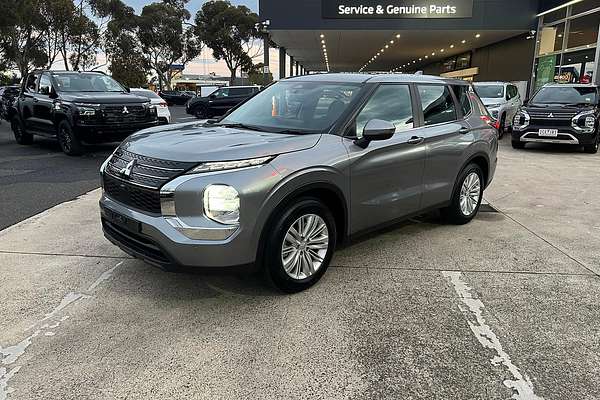 2023 Mitsubishi Outlander ES ZM