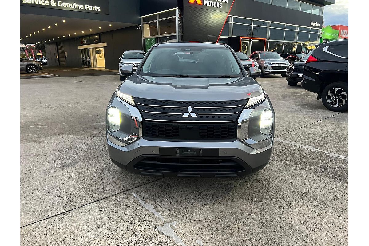 2023 Mitsubishi Outlander ES ZM